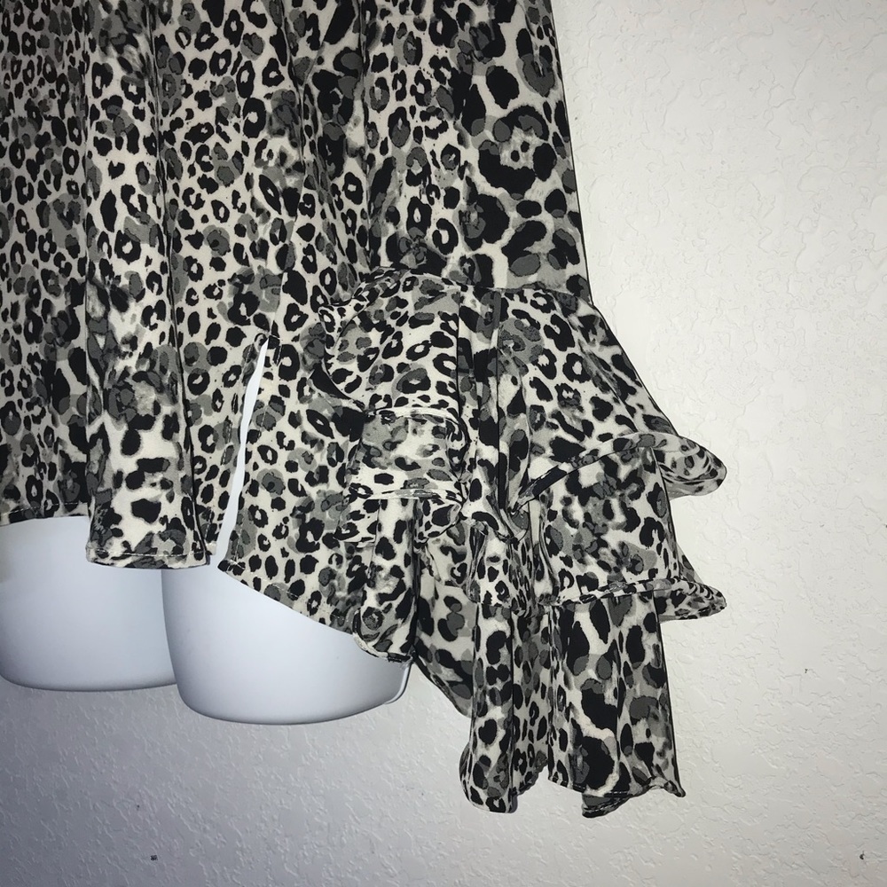 Cupio Animal Print Ruffle Sleeve Poly Top M* - Picture 5 of 7